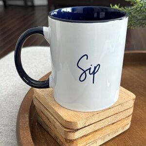 Thirty-One White and Blue Sip Mug
